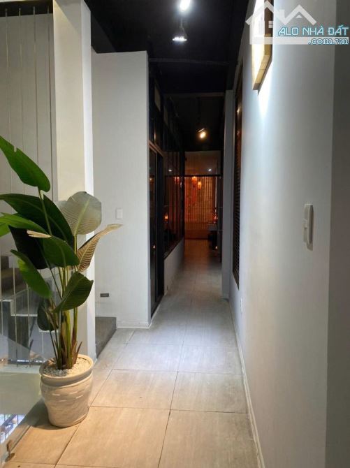 Siêu phẩm nhà bán ngay khách sạn Pullman Quận 1 vòng xoay Nguyễn Cư Trinh - 1