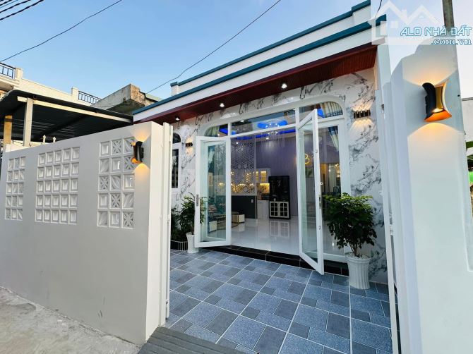 Nhà Cấp 4 Tân Kim Xây Kiên Cố 5,5 x 15m , 2Phòng Ngủ.Full Nội Thất Sổ Hồng Riêng - 1