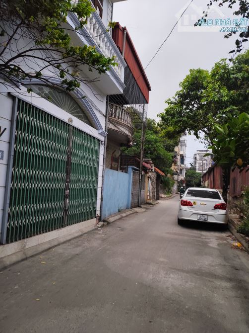 Bán nhà khu phân lô ô cách việt hưng 70m², 2 tầng, mt 5,8m² đường ôtô tránh giá 12,5 tỷ . - 1