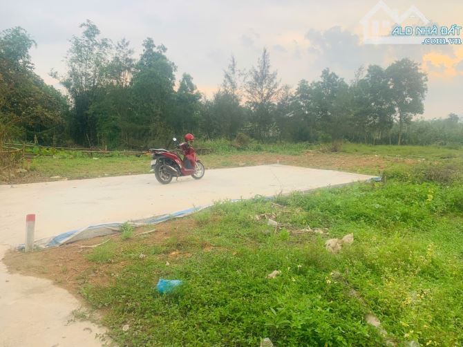Thủy Lương hàng Mới Đất Kiệt ô tô Trần Hoàn. Gần ngã 5 Thủy Lương Dt: 112m2 Giá: - 1