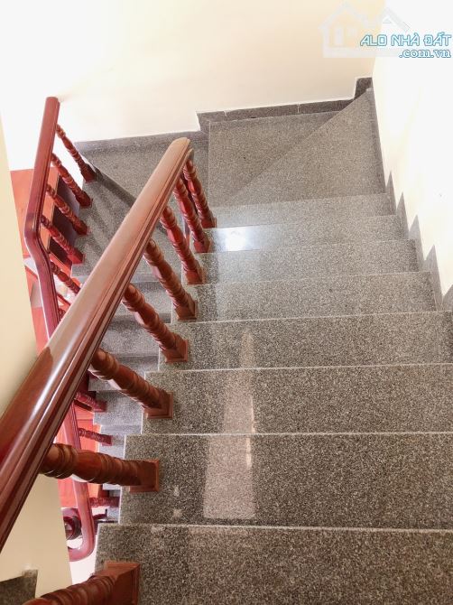 Bán nhà 1 trệt 2 lầu đối diện trường học khu Đô Thị Chí Linh , Diện tích 72m2 3pn 3wc - 1