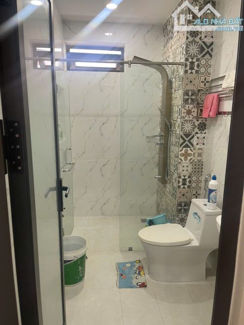bán nhà 130m2 ngang 6m 4 tầng hướng đb 6pn mặt tiền đường số 4 thích quảng đức - 1