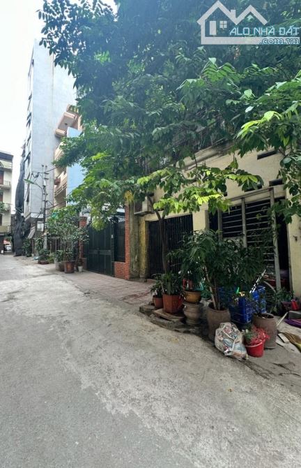 Bán nhà Doãn Kế Thiện Cầu Giấy. Sổ A4 100m, 2 tầng cũ, MT5m Giá 25 tỷ Đầu tư cực đẹp - 1