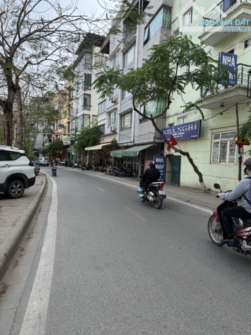 NHÀ DÂN XÂY - PHÂN LÔ VIP - Ô TÔ NGỦ TRONG NHÀ  - KHU DÂN CƯ VĂN HOÁ - SỔ VUÔNG ĐÉT