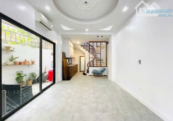 🌞 NHÀ ĐẸP LÔ GÓC NGÕ GỐC ĐỀ 6,9 TỶ/ 42M2/33M2/5 TẦNG/MT3,5M - 3 NGỦ ĐỦ CÔNG NĂNG. - 1