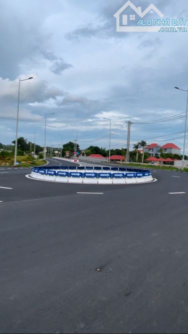 Bán đất 2 mặt tiền đường DT 998 hướng đi thẳng ra ngã 4 biển Hồ Tràm - 1