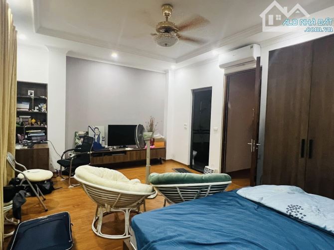 Nhà đẹp ở luôn Hoàng Quốc Việt Cầu Giấy. Sổ A4 68m, 6 tầng 6 ngủ MT6m Giá 22 tỷ Ngỗ ô tô - 12