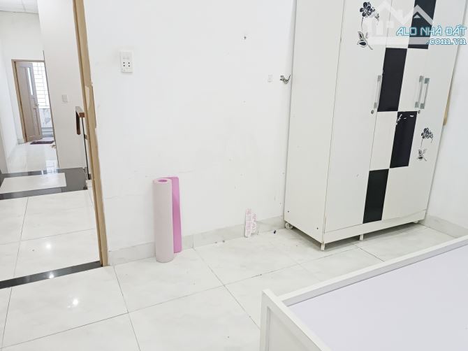 Bán nhà 3 tầng mặt tiền đường Lương Thế Vinh cạnh Cầu Rồng - 2