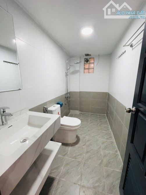 NHÀ ĐẸP Ở LUÔN - GẦN ÔTÔ - KHU VỰC TRUNG TÂM VĨNH HƯNG Chỉ 6Tỷ - 2
