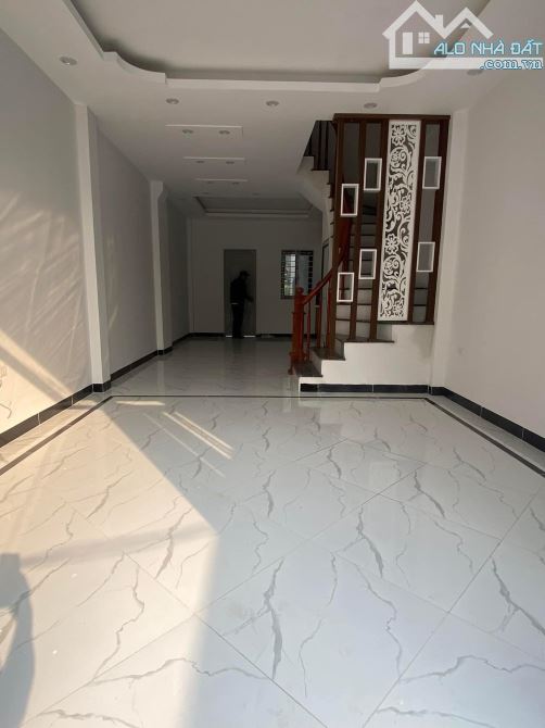 3 tỷ25. Gần chợ, UBND,trường học. Otoo cách vài bước, xe chạy quanh.Gần trục liên xã - 2