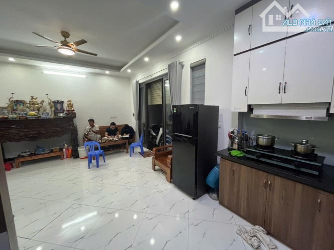 HOÀNG MAI, 37 M, LÔ GÓC, CHỈ 5M RA SÂN CHƠI, VÀ GIẾNG LÀNG. KHÔNG GIAN TUYỆT ĐỈNH. 6,1Tỷ. - 2