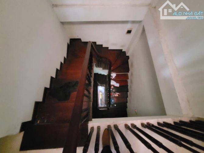 CỰC HIẾM- GẦN PHỐ- TRẦN KHÁT CHÂN-HAI BÀ TRƯNG- 60 M X 4T, GI.Á NGÃ CÂY - 2
