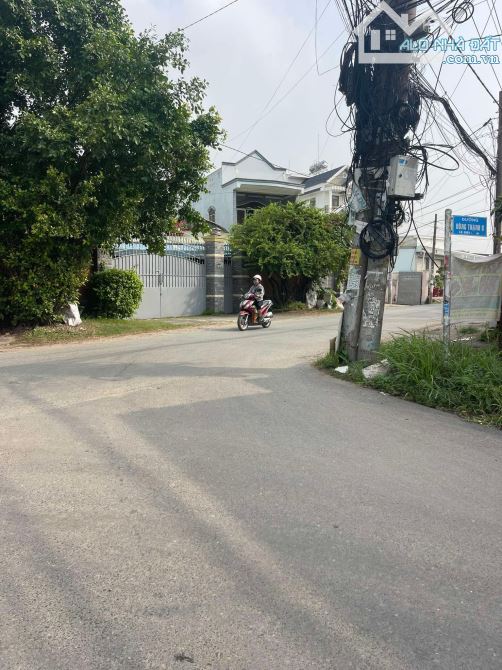 NGỘP NGÂN HÀNG BÁN CẮT LỖ. LÔ ĐẤT NGANG 6m ĐƯỜNG NHỰA SẠCH SẼ RỘNG RÃI. GIÁ CHỈ 3.5 TỶ - 2