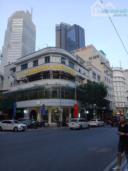 Bán Nhà 2 Mặt Tiền Đồng Khởi, DT: 4.3x 28m Siêu VIP, siêu Sang giá 145 tỷ - 2
