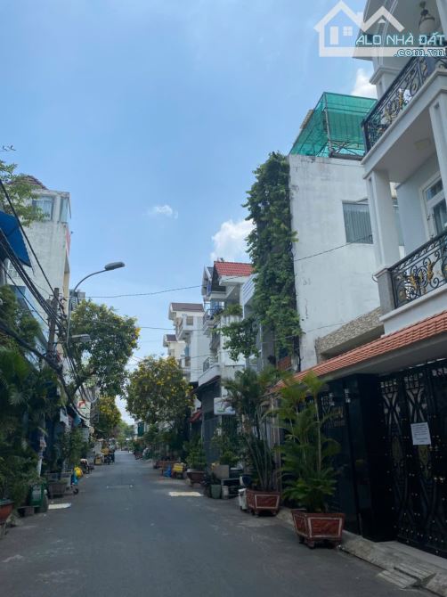 Nhà hẻm nhựa một xẹt 8m đường Lê Văn Quới gần ngã tư Bốn xã, 4x16m, 1 trệt 1 lửng - 2