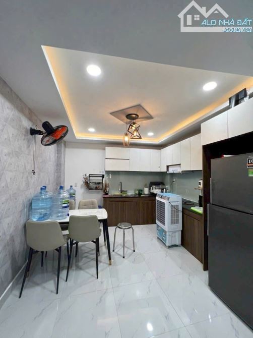 Nhà 4 tầng 3.3x11m 353/8 Lê Quang Định 5.7 tỷ - 2