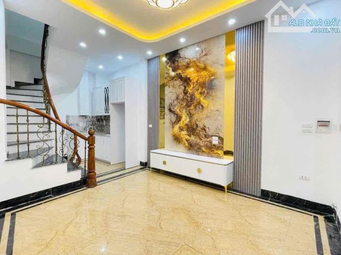 3 BƯỚC RA PHỐ - 5 PHÚT LÊN HỒ - NHÀ MỚI Ở LUÔN - 3 NGỦ ĐỦ CÔNG NĂNG - TIỆN ÍCH NGẬP TRÀN - - 2