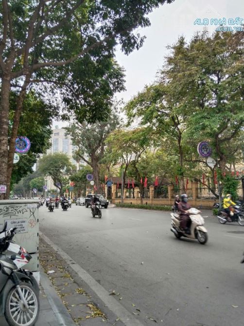 Bán MP Vip Hồ Gươm Hoàn Kiếm,2190m, MT 37m, Giá 2190 Ty - 2