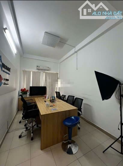 Mặt tiền 581 3/2 Q10 3,5x13m 3L 3pn 4wc - 2