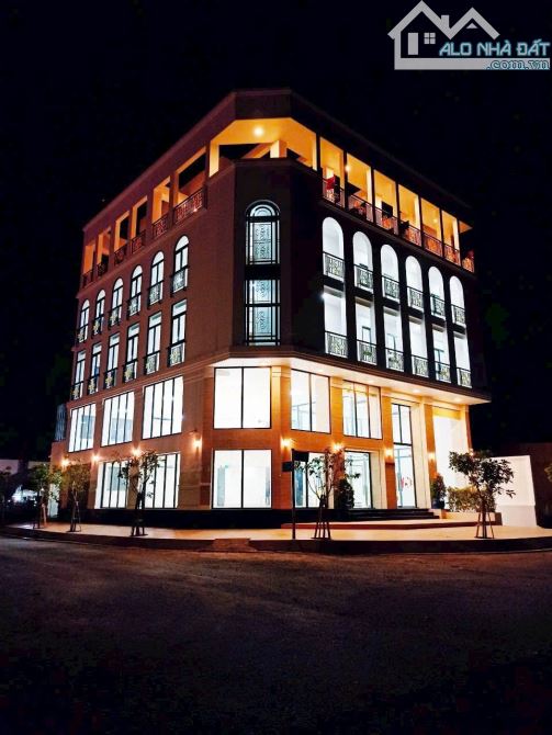 Cho thuê Building 2 Mặt tiền 144-146-148 Đường Số 11, Q2 - DT 15x20m, Hầm 5 lầu - Giá RẺ - 2
