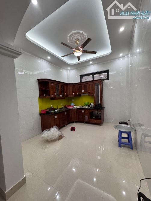 Ô tô đỗ cửa, 20m ra ô tô tránh, giá đỉnh phân khúc diện tích 4 - 2