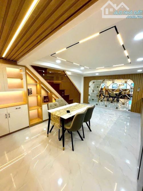 Nhà đẹp Bình Thạnh, gần Nguyễn Văn Đậu, 4,2x11,7=49m2, 3 tầng, ô tô vô nhà, 7,45tỷ - 2