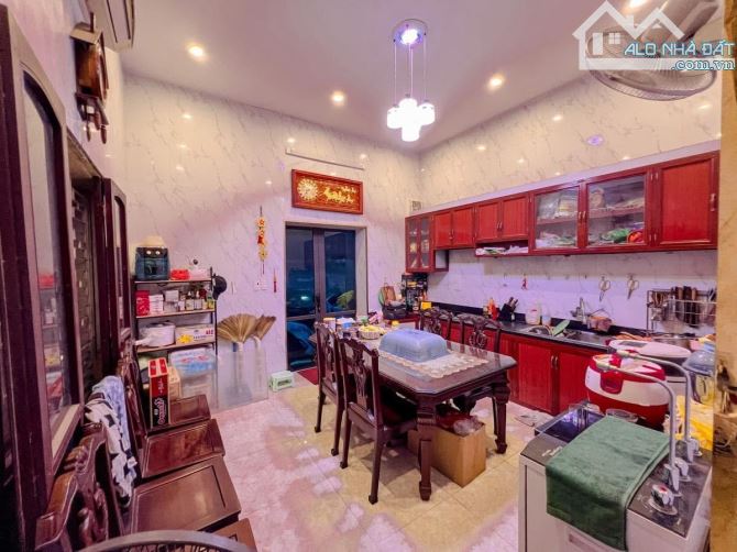 BÁN NHÀ PHỐ KHƯƠNG TRUNG 95m2 - 4T - MT 4.5m - 18.5 TỶ - LÔ GÓC - Ô TÔ TRÁNH - KINH DOANH - 2