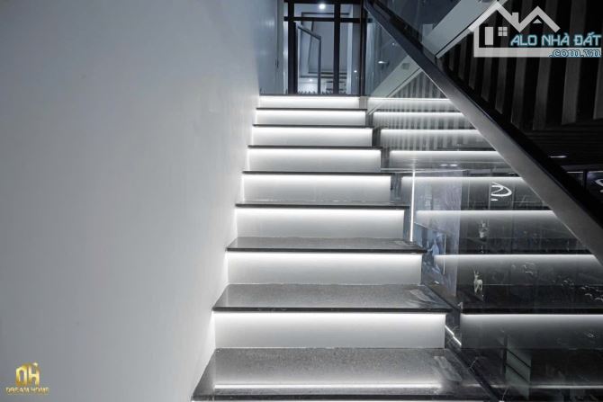 BÁN NHÀ PHỐ NGUYỄN CHÍNH, Ô TÔ VÀO NHÀ,VIEW HỒ THIẾT KẾ HIỆN ĐẠI 45M2 6T MT4.1M GIÁ 9.9 TỶ - 2