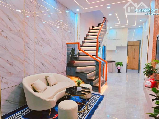 ⚠️GẤP CẦN BÁN! Nhà đường Nguyễn Thị Minh Khai – 77m² – 5 tầng – Giá 10.8 tỷ – NỞ HẬU 6.7m - 2