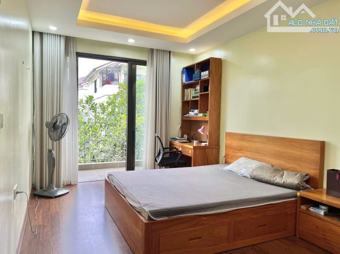 RẤT HIẾM !!! BÁN NHÀ NGUYỄN CÔNG HOAN - Ô TÔ VÀO NHÀ - 45M2 - 4 TẦNG - 4M MẶT TIỀN - 15 TỶ - 2