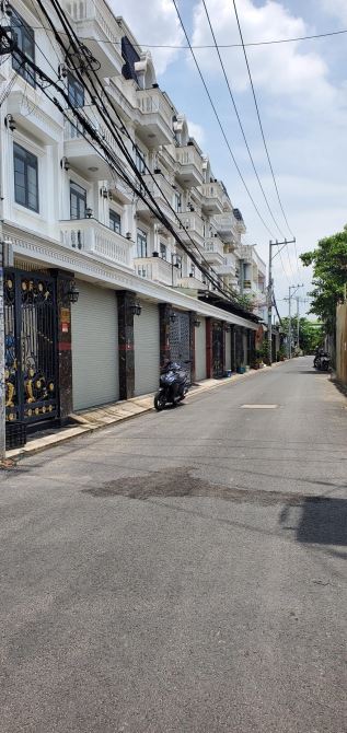 cần bán, nguyễn văn quá, PLÔ, HẺM ÔTÔ 6M2, dt 77M2 × 4T, đông hưng thuận quận 12, giá rẻ - 2