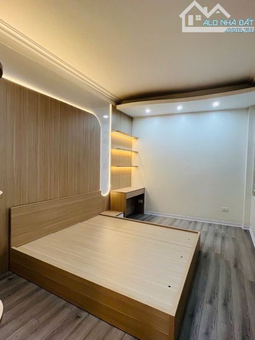 NHÀ ĐẸP FULL NỘI THẤT- NGAY CẤP 1,2 LÊ LỢI TT HÀ TRÌ - BÀ TRIỆU HÀ ĐÔNG 5 TẦNG 3 NGỦ - 3