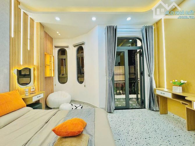 SIÊU PHẨM - NỘI THẤT SANG XỊN - SỔ VUÔNG VỨC Thích Quảng Đức phường 5 Phú Nhuận 26m2. Giá - 3