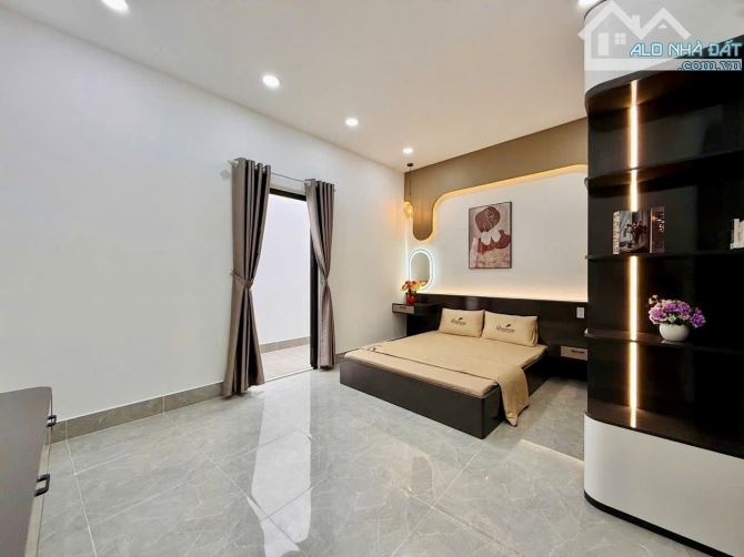 BÁN NHÀ GẦN CÔNG VIÊN LÀNG HOA – NGANG RỘNG 5M – 3 PHÒNG NGỦ – FULL NỘI THẤT – GIÁ CHỈ 5.2 - 3