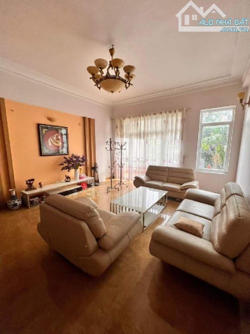 HIẾM, P/LÔ Ô TÔ, KINH DOANH VỈA HÈ RỘNG Q. HAI BÀ. DT 110m2, MT 5.3, GIÁ 27 tỷ - 3