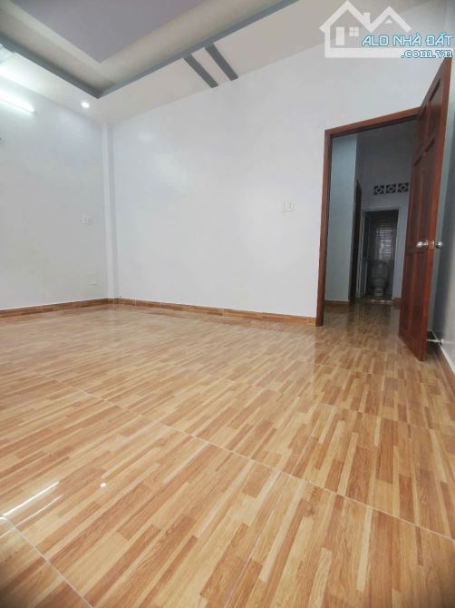 1 căn duy nhất hẻm 6m Đào Tông Nguyên, Nhà Bè, DT 5x10,5m, 3 lầu. Giá chỉ 5,1 tỳ - 3