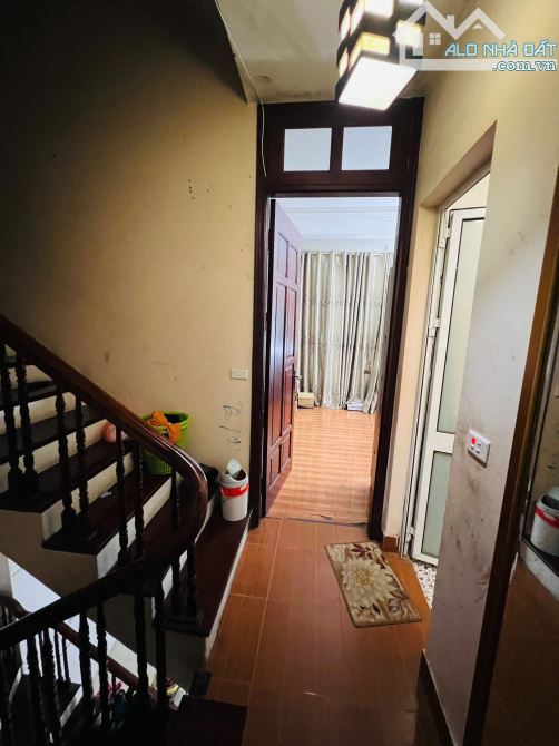 SIÊU PHẨM LÔ GÓC HOÀNG QUỐC VIỆT CẦU GIẤY 10.8 tỷ 54m 5 TẦNG MT 5.8m 2 THOÁNG - 3