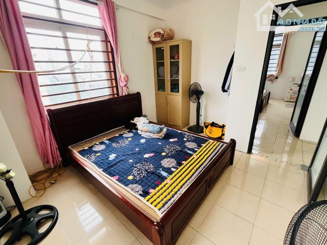 Hàng hiếm, giá rẻ. Bán căn hộ góc 2 ngủ view Hồ Tây thoáng mát, khu toàn người giàu - 3