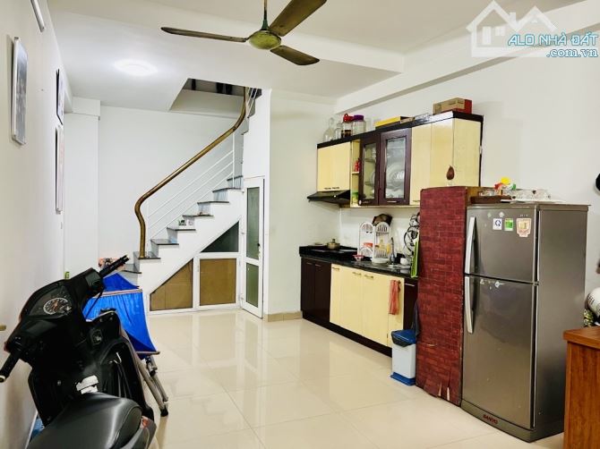 Bán Nhà Phố Ngọc Lâm - 3 Mặt Thoáng - Đầu Tư - Kinh Doanh Dòng $ - Gần Ô Tô - 3
