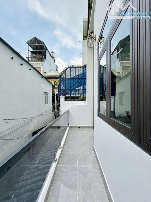 BÁN NHÀ GẦN CÔNG VIÊN LÀNG HOA – NGANG RỘNG 5M – 3 PHÒNG NGỦ – FULL NỘI THẤT – GIÁ CHỈ 5.2 - 4