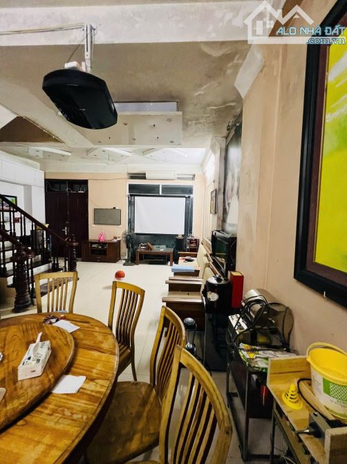 SIÊU PHẨM LÔ GÓC HOÀNG QUỐC VIỆT CẦU GIẤY 10.8 tỷ 54m 5 TẦNG MT 5.8m 2 THOÁNG - 4