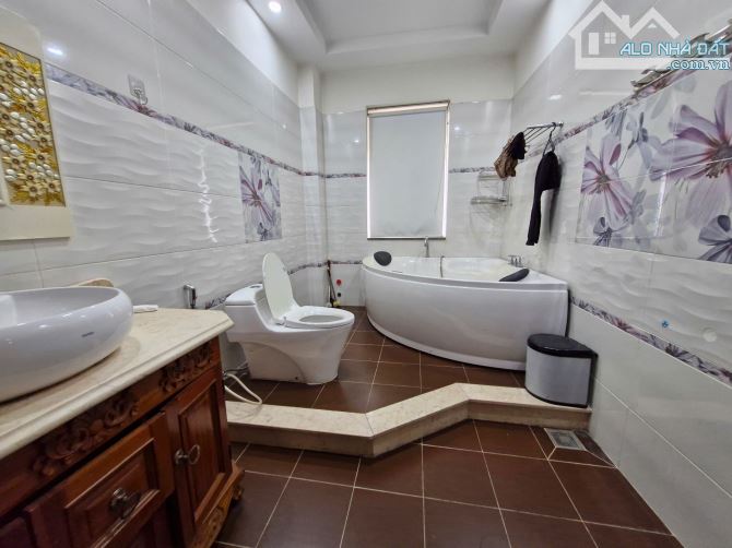 Cần Bán Biệt Thự P.7 Tân Bình Ngang 8mx27m, 1 Hầm, 5Tầng, Full Nội Thất GIÁ CHỈ 37TỶ - 4