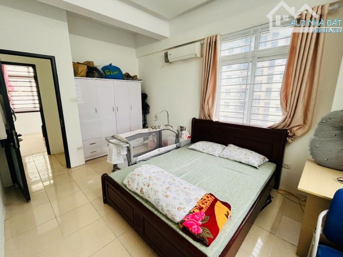 Hàng hiếm, giá rẻ. Bán căn hộ góc 2 ngủ view Hồ Tây thoáng mát, khu toàn người giàu - 4