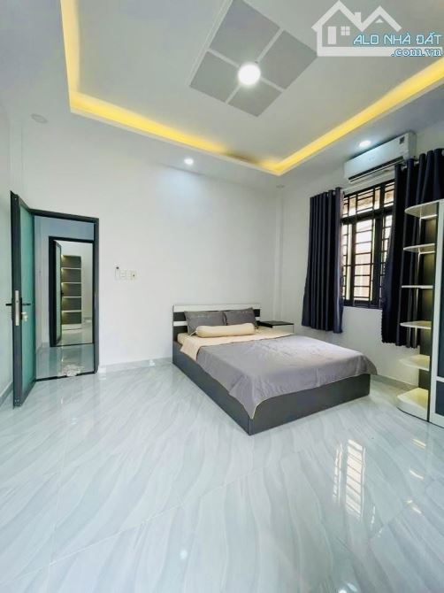 BÁN NHÀ LÔ GÓC 2 MẶT THOÁNG – GẦN EMART PHAN HUY ÍCH – HẺM XE HƠI – 4 TỶ 99 - 4