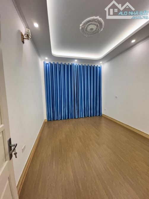 Ô tô đỗ cửa, 20m ra ô tô tránh, giá đỉnh phân khúc diện tích 4 - 4