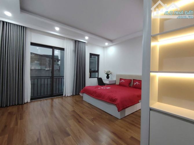 Cần chuyển nhượng ngôi nhà đẹp Bồ Đề long biên 42m 6 tầng thang máy ngõ ô tô 11 tỷ - 4