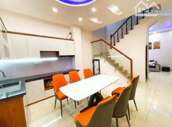 Mặt Ngõ Đê La Thành ,Đống Đa, KINH DOANH ĐỈNH - THANG MÁY, 45m2, Giá 11 tỷ - 5