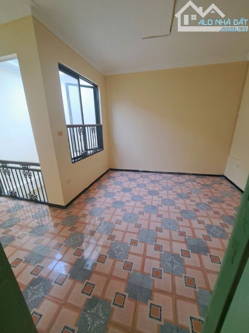 Cho thuê nhà mặt ngõ 1 phố Trần Quốc Hoàn - Cầu Giấy. Diện tích 70M x 4 Tầng mặt tiền 6M - 5