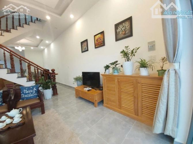 Nhà sân vườn-  đường nhựa - Nguyễn Đình Quân - P5 - Đà Lạt. 71m2 - 4 ty 9 - 5