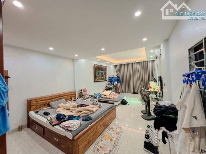 BÁN NHÀ PHỐ KHƯƠNG TRUNG 95m2 - 4T - MT 4.5m - 18.5 TỶ - LÔ GÓC - Ô TÔ TRÁNH - KINH DOANH - 5